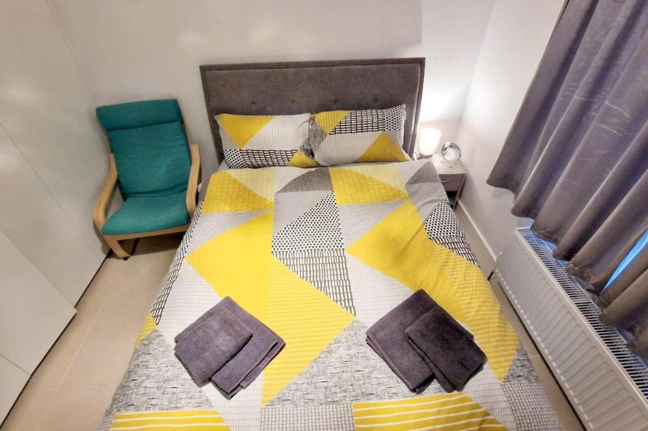 Вілла Modern 3-Bed House In Surrey Quays Лондон Екстер'єр фото