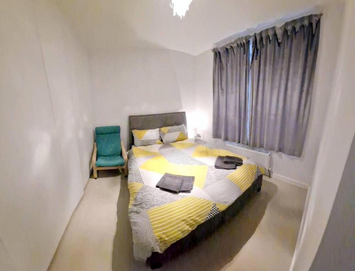 Вілла Modern 3-Bed House In Surrey Quays Лондон Екстер'єр фото