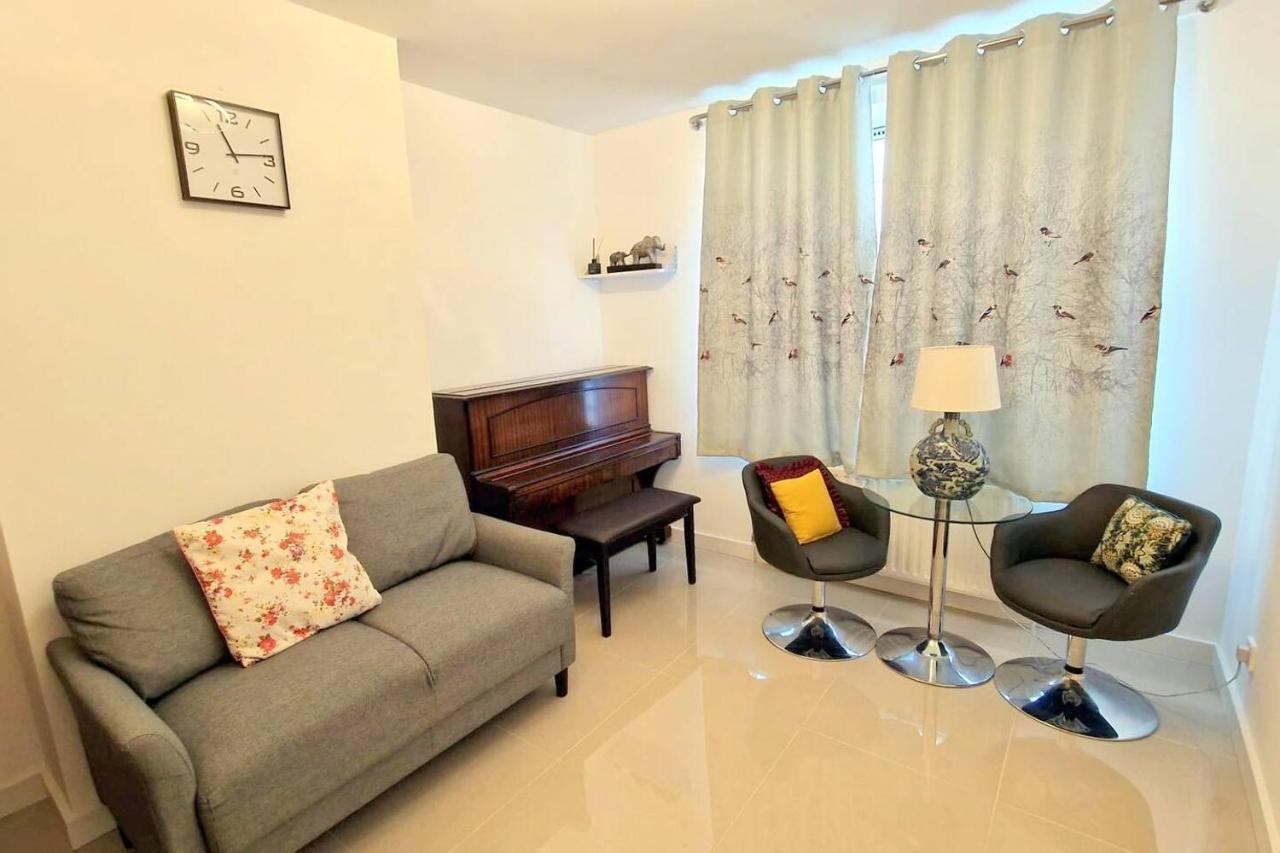 Вілла Modern 3-Bed House In Surrey Quays Лондон Екстер'єр фото