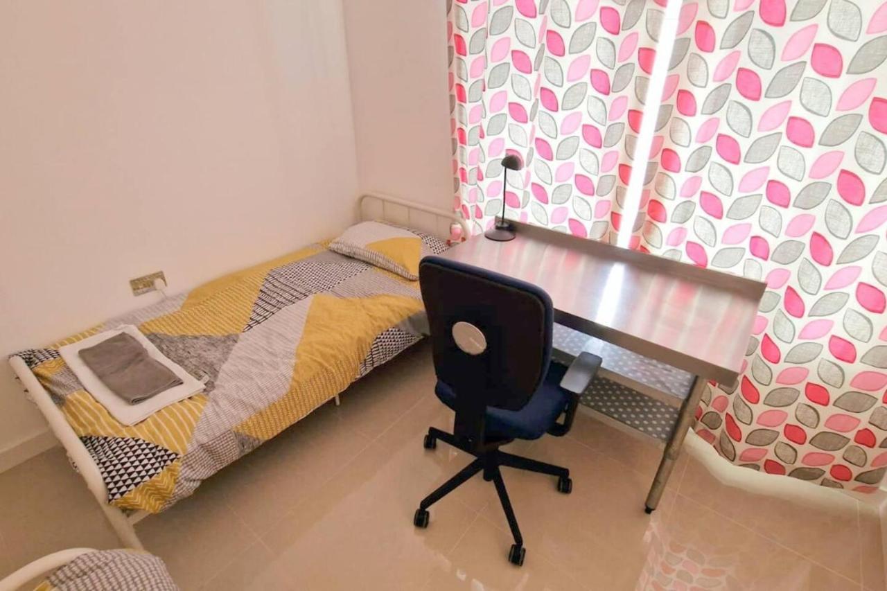 Вілла Modern 3-Bed House In Surrey Quays Лондон Екстер'єр фото